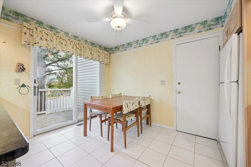 Dining room, Interior