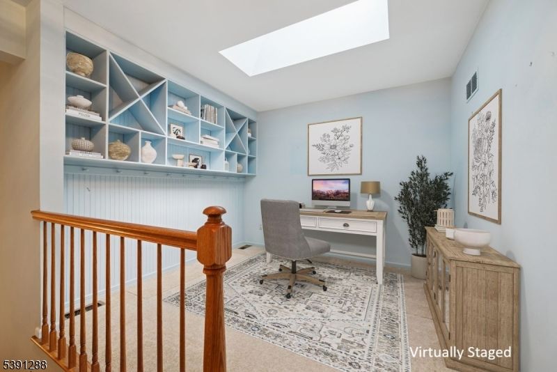 Home Office, Interior