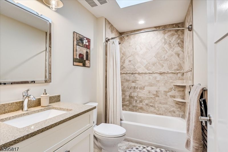 Bathroom, Interior, Recessed Lighting