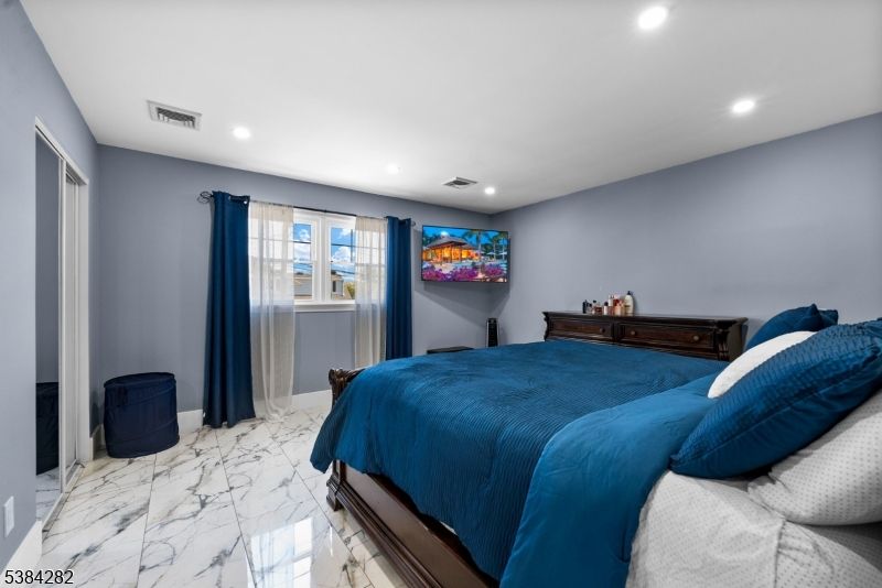 Bedroom, Interior, Marble, Recessed Lighting