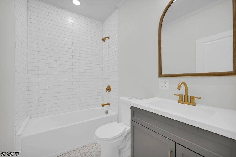 Bathroom, Interior, Recessed Lighting