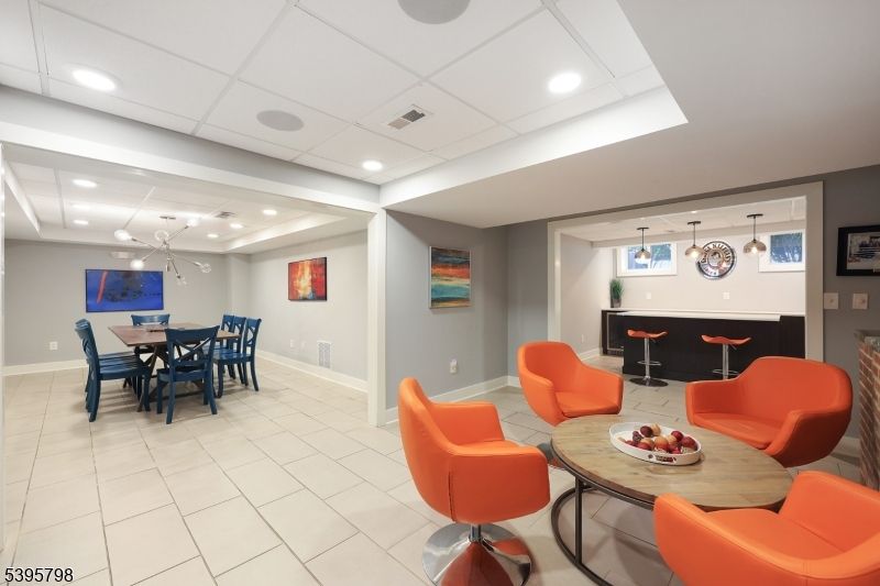 Dining room, Interior, Living room, Pendant Lights, Recessed Lighting