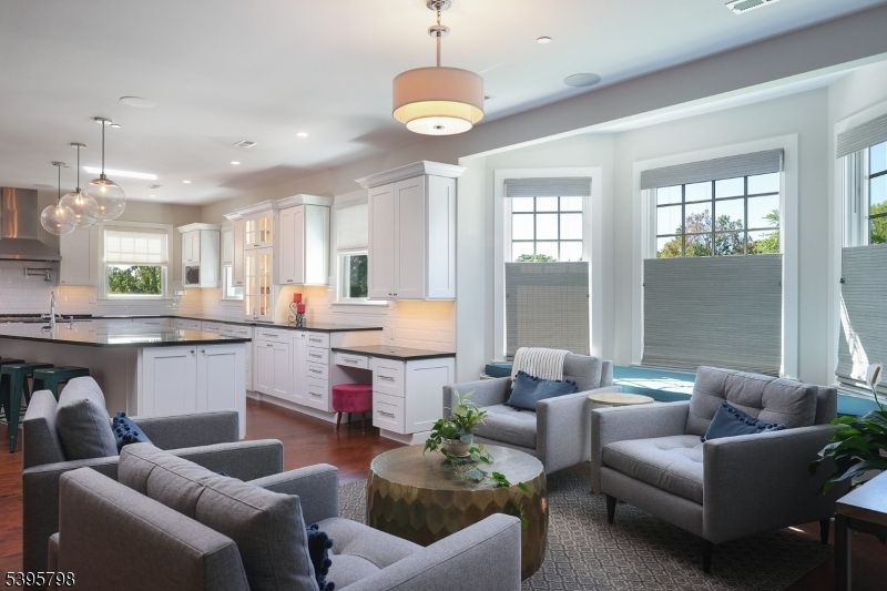 Interior, Kitchen, Living room, Pendant Lights, Recessed Lighting, Wood Texture Flooring