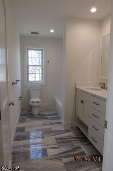 Bathroom, Interior, Recessed Lighting