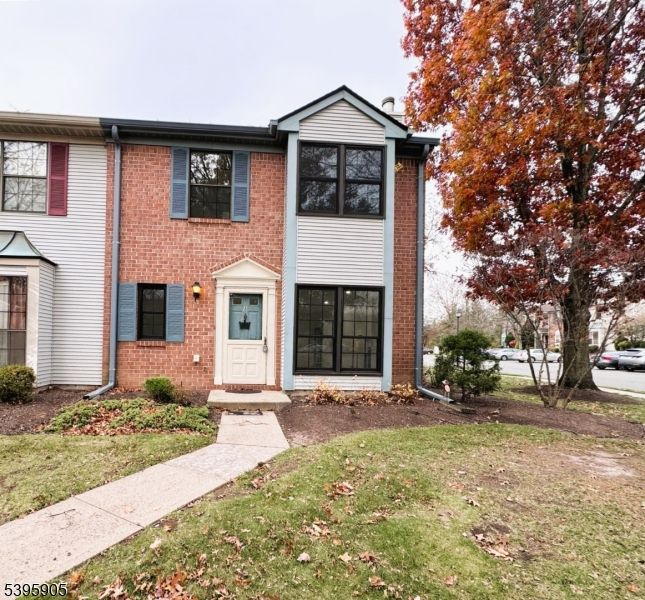 Exterior, Facade, Brick Facade, Georgian