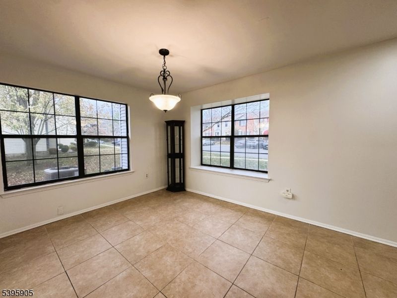 Empty room, Interior, Pendant Lights