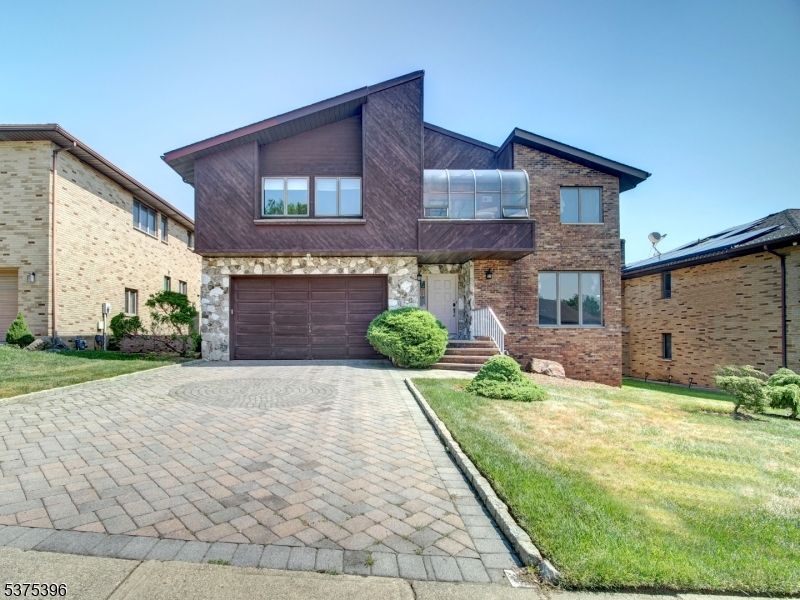 Attached, Exterior, Facade, Brick Facade, Modern