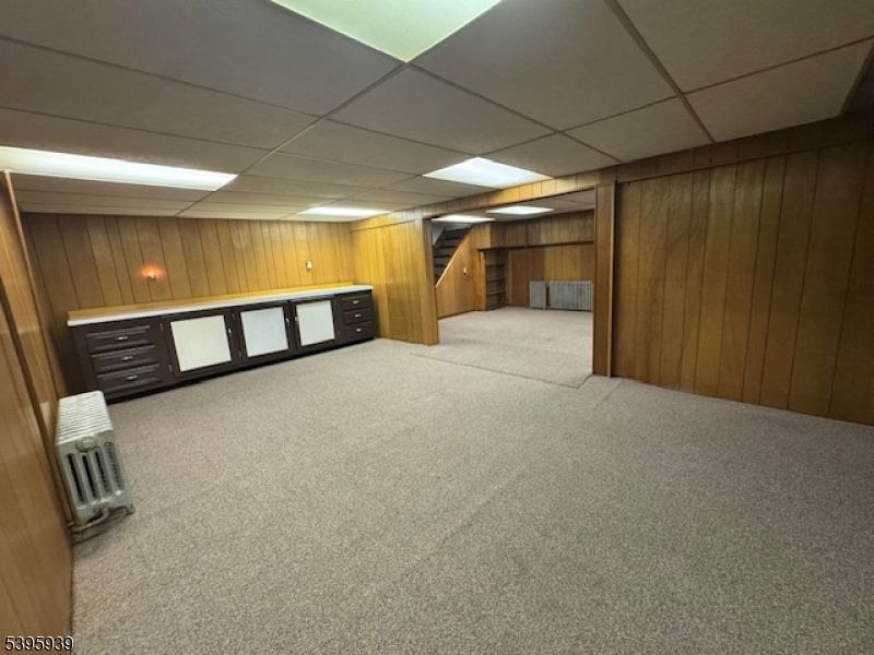 Empty room, Interior, Recessed Lighting, Wooden Walls