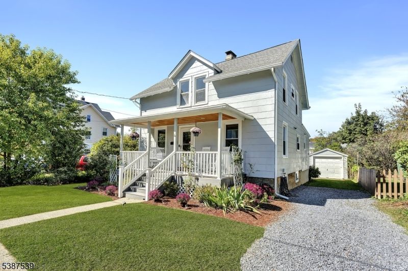 Detached Garage, Exterior, Facade, Queen Anne Victorian