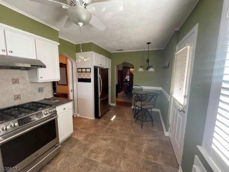 Chandelier, Interior, Kitchen, Pendant Lights, Stainless Steel Appliances