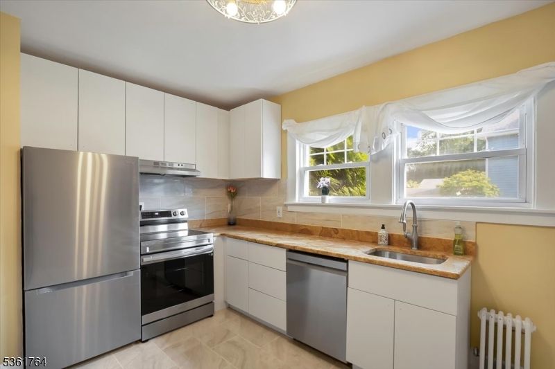 Interior, Kitchen, Stainless Steel Appliances