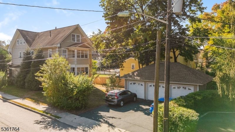 Detached Garage, Exterior