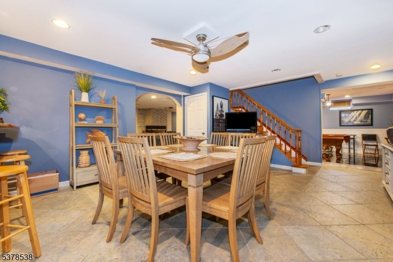 Dining room, Interior, Recessed Lighting