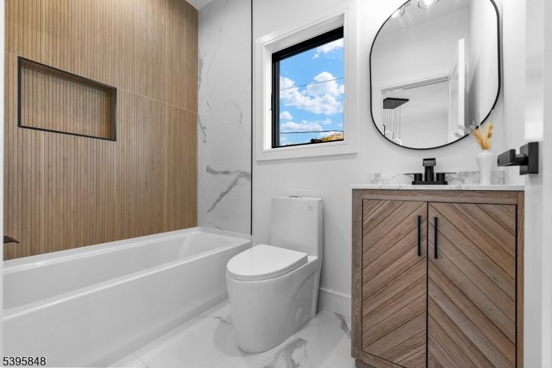 Bathroom, Interior, Marble, Marble Walls, Water