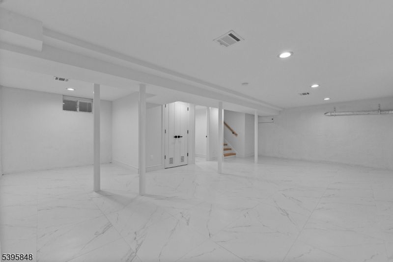 Empty room, Interior, Marble, Recessed Lighting