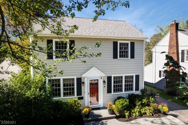 Exterior, Facade, Cape Cod