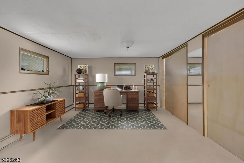 Home Office, Interior