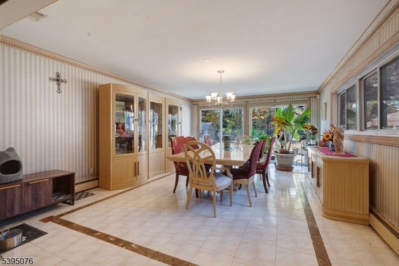 Chandelier, Dining room, Interior