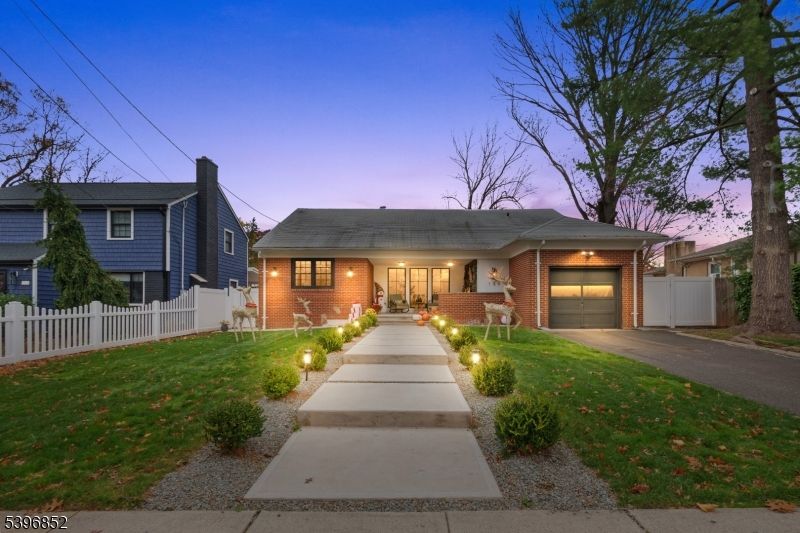 Attached, Exterior, Facade, Brick Facade, Cape Cod