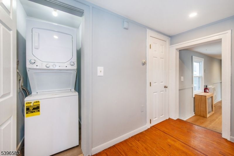 Interior, Recessed Lighting, Utility Closets, Washer, Wood Texture Flooring