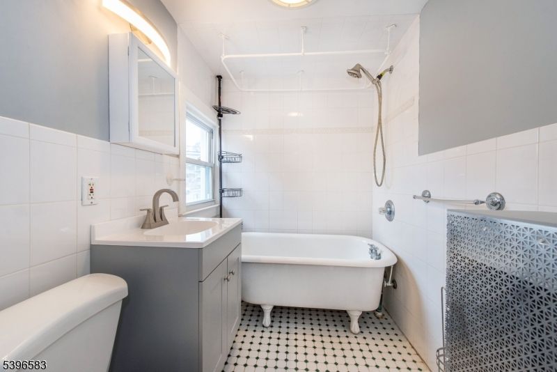 Bathroom, Free Standing Baths, Interior