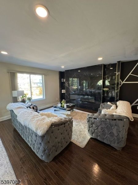 Bedroom, Interior, Living room, Recessed Lighting, Wood Texture Flooring