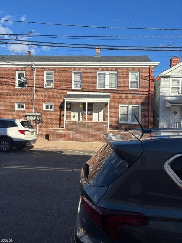 Exterior, Facade, Brick Facade, Georgian