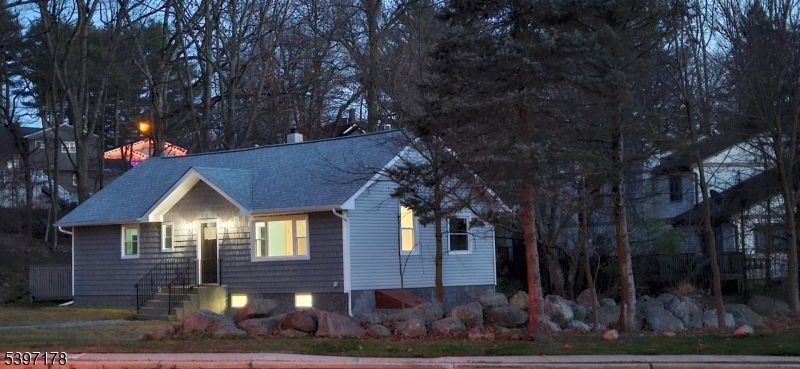 Exterior, Facade, Cape Cod