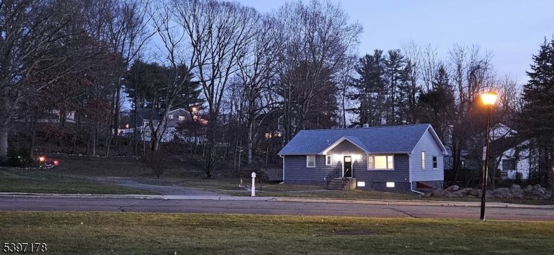 Exterior, Facade, Cape Cod