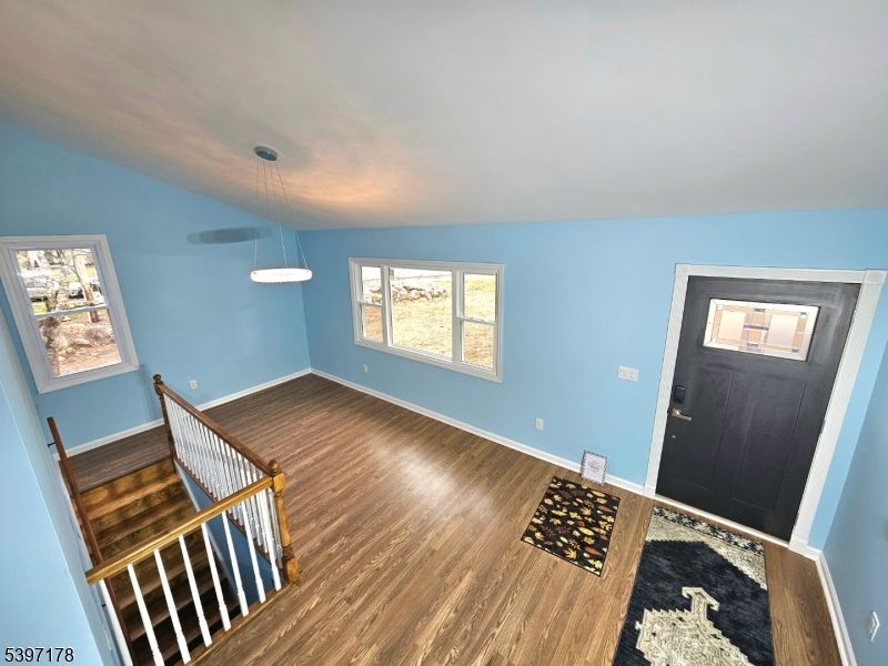 Interior, Pendant Lights, Wood Texture Flooring