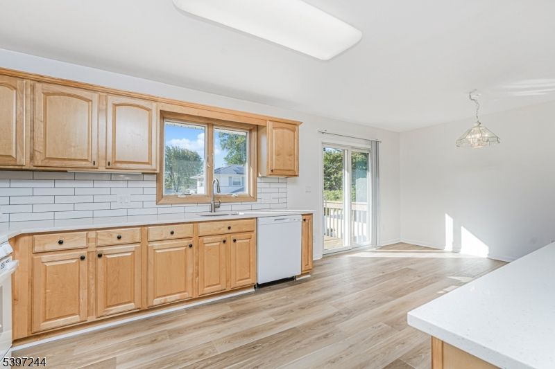 Interior, Kitchen, Pendant Lights, Wood Texture Flooring