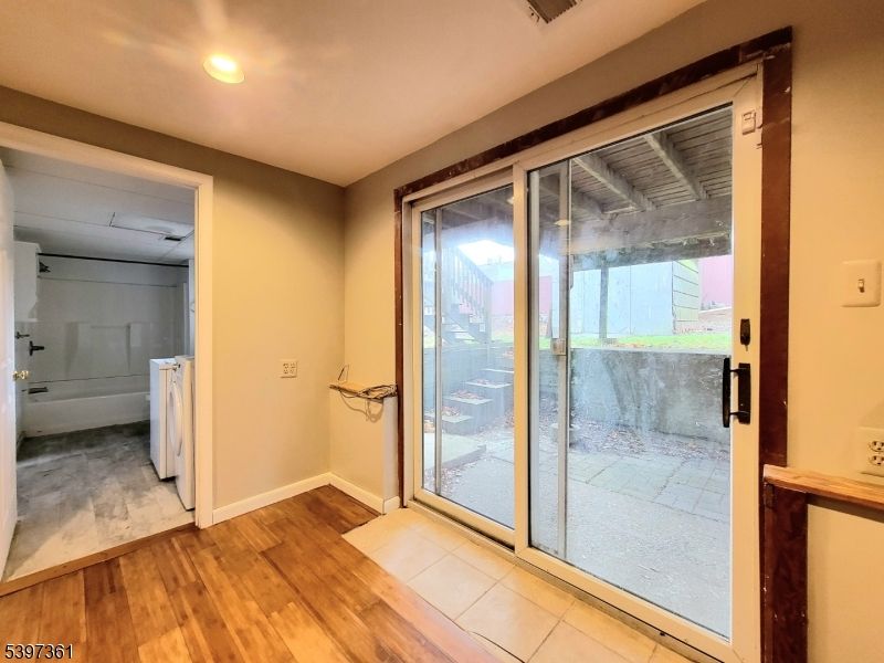 Bathroom, Interior, Recessed Lighting, Wood Texture Flooring