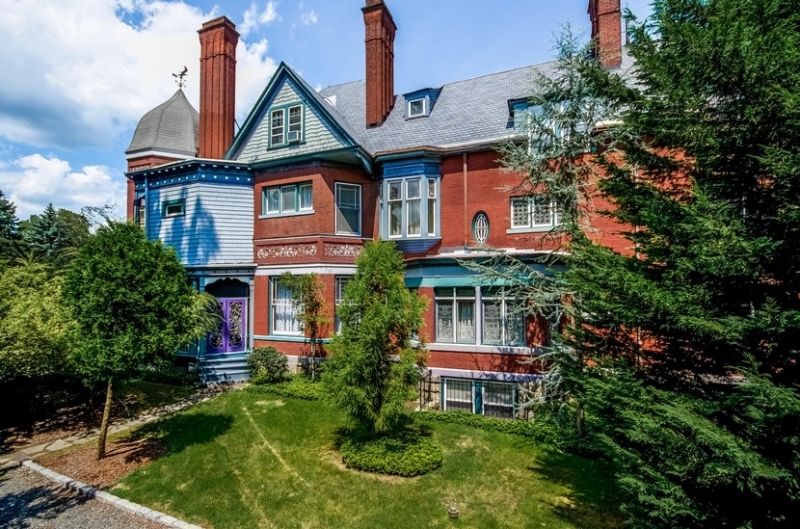 Backyard, Exterior, Facade, Brick Facade, Queen Anne Victorian