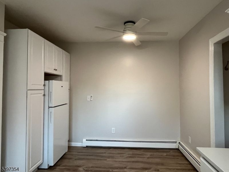 Empty room, Interior, Kitchen, Wood Texture Flooring