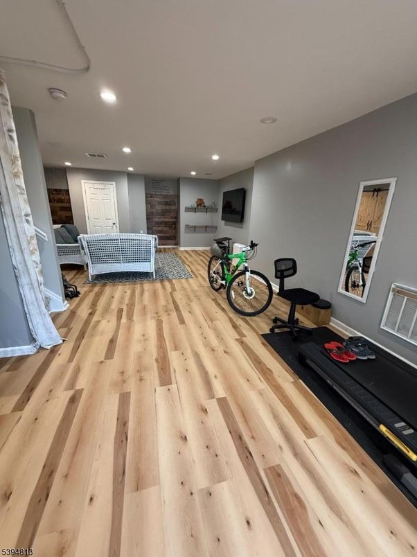 Fitness Equipment, Interior, Recessed Lighting, Wood Texture Flooring