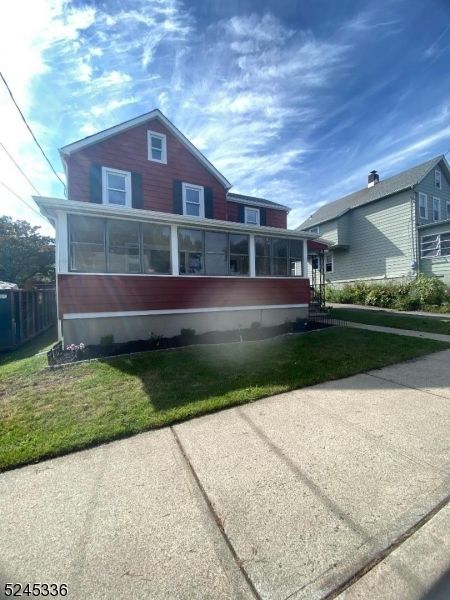 Exterior, Facade, American Craftsman
