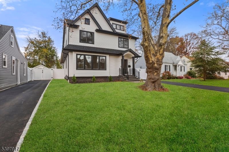 Backyard, Exterior, Facade, Farmhouse