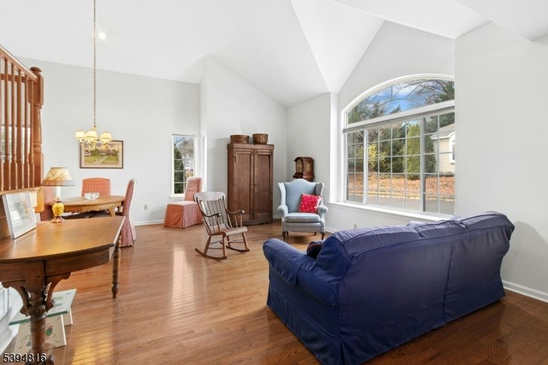 Chandelier, Dining room, Interior, Living room, Pendant Lights, Wood Texture Flooring