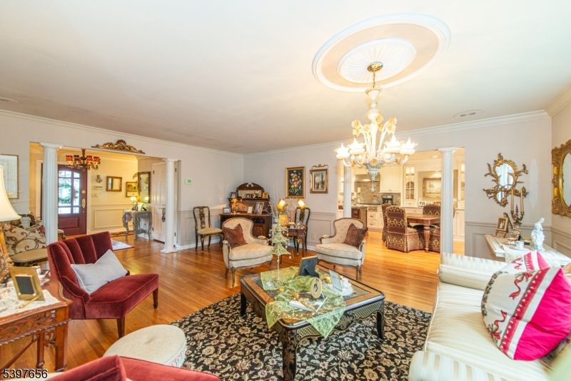 Chandelier, Dining room, Interior, Kitchen, Living room, Wood Texture Flooring