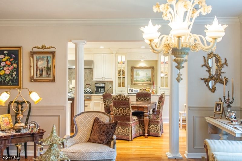 Chandelier, Dining room, Interior, Kitchen, Recessed Lighting, Wood Texture Flooring
