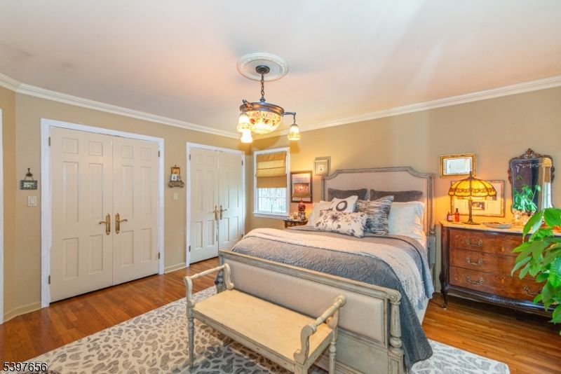 Bedroom, Interior, Pendant Lights, Wood Texture Flooring