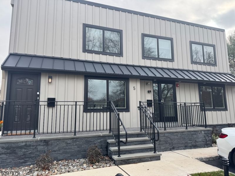 Exterior, Facade, Farmhouse