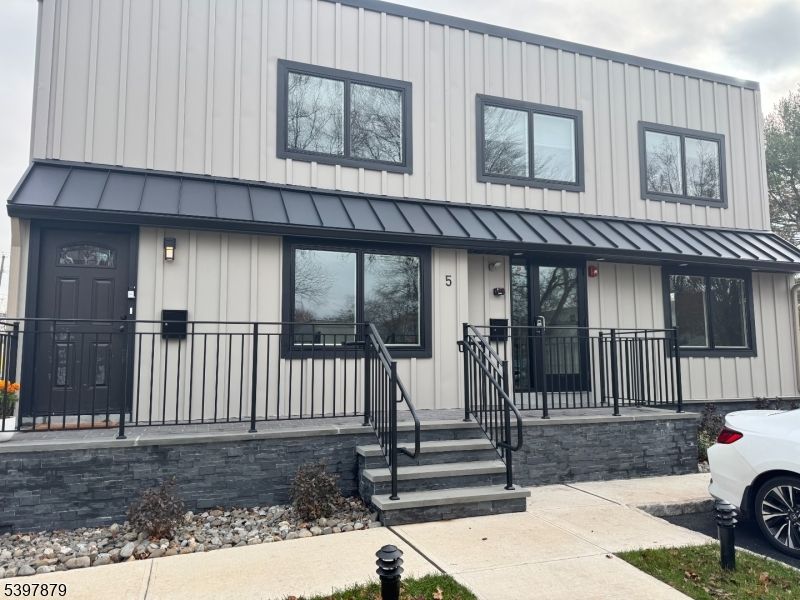 Exterior, Facade, Farmhouse