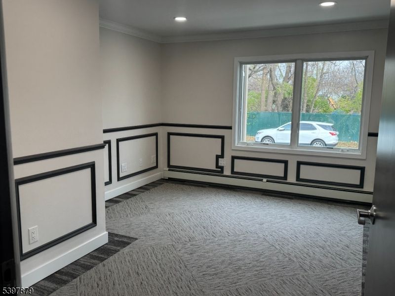 Empty room, Interior, Projection Screen, Recessed Lighting