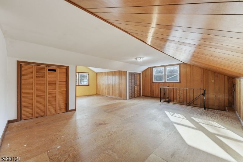 Empty room, Interior, Wooden Ceilings, Wooden Walls
