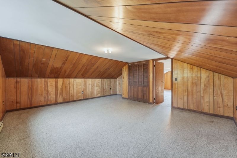 Empty room, Interior, Wooden Ceilings, Wooden Walls