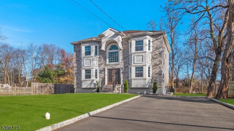 Exterior, Facade, French Provincial