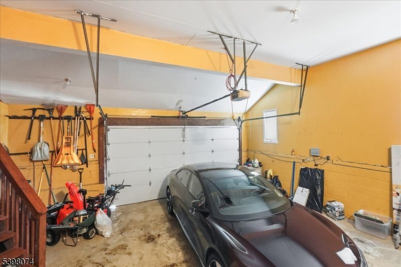 Garage, Interior