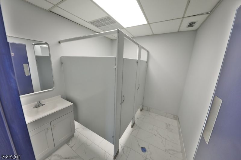 Bathroom, Interior, Marble, Recessed Lighting