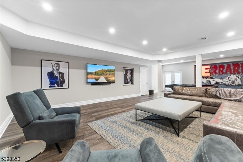 Interior, Living room, Recessed Lighting, Wood Texture Flooring